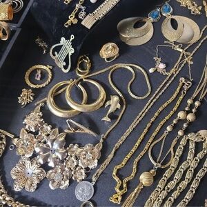 1 LB pound Estate Sale jewelry lot~ Gold Silver rhinestones pearls